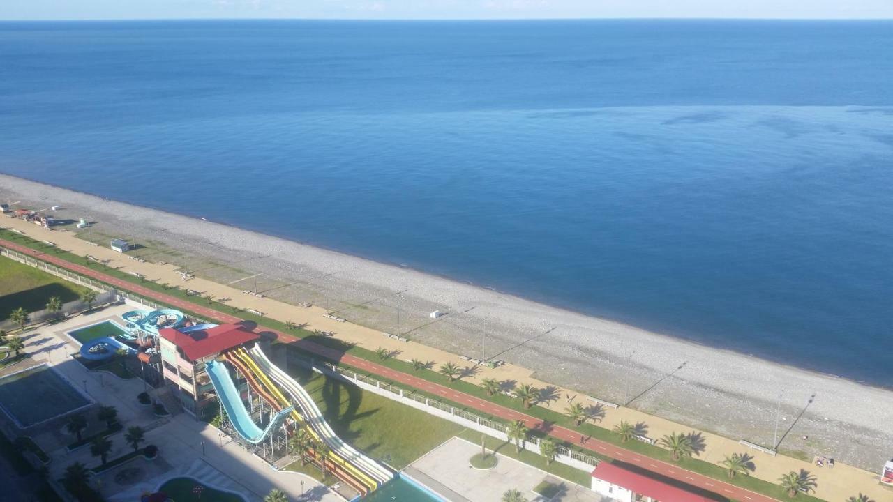 SEA-VIEW Beluga & Dolphin Luxury HOTEL apartments Batumi Bagian luar foto